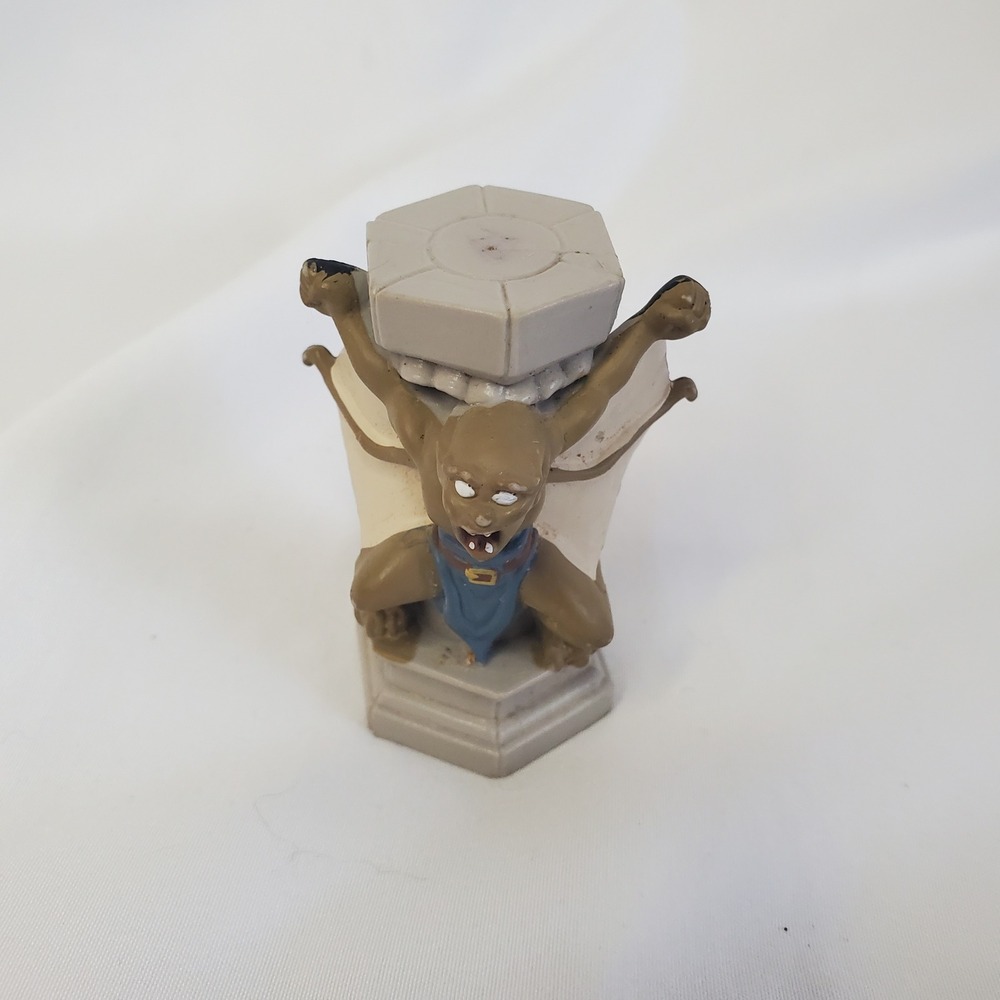 Vintage 1995 Disney Gargoyles Brooklyn Mini Figure Sunkisses Hawaii BVTV 3 Inch
